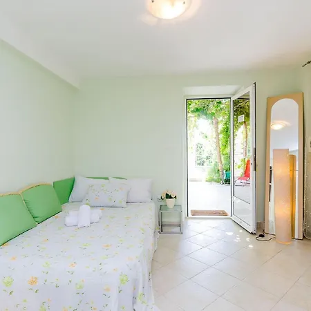דירה Kalea - One Bedroom With Terrace A2 2