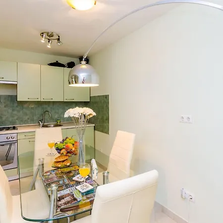 Kalea - One Bedroom With Terrace A2 2 Apartment *